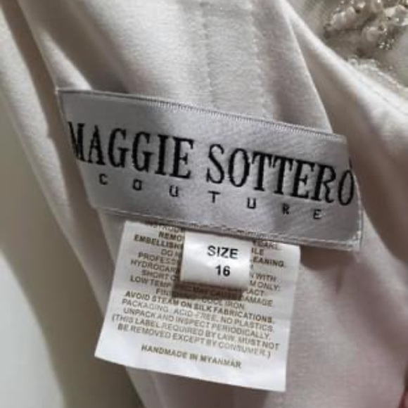 Maggie Sottero Wedding Dress - Picture 9 of 9